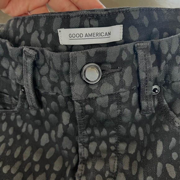 Good American Good Legs Crop Jeans size 2 / 26 - Picture 2 of 7